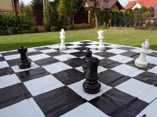 Duża szachownica do szachów ogrodowych 4 x 4 m (MU) (1250.00 zł)