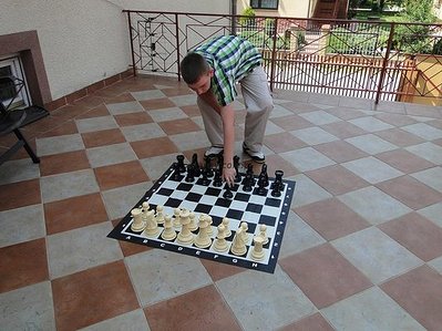 Szachy tarasowe stolikowe z tworzywa GC-8 - figury + szachownica (265,00)